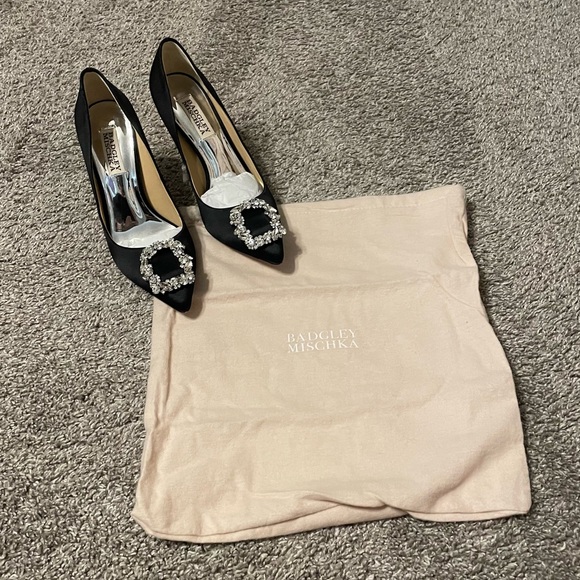 Women’s Badgley Mischka Cher Satin Brooch Embellished Stiletto Pumps Size 6 - Picture 14 of 14